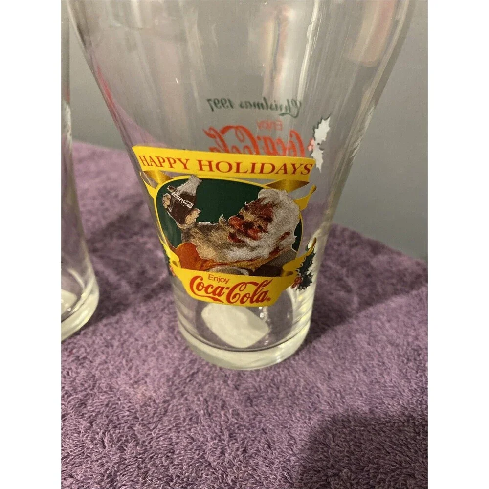 Vintage 2 Glasses Enjoy Coca Cola Christmas 1997 Santa Claus Happy Holidays‎ 2